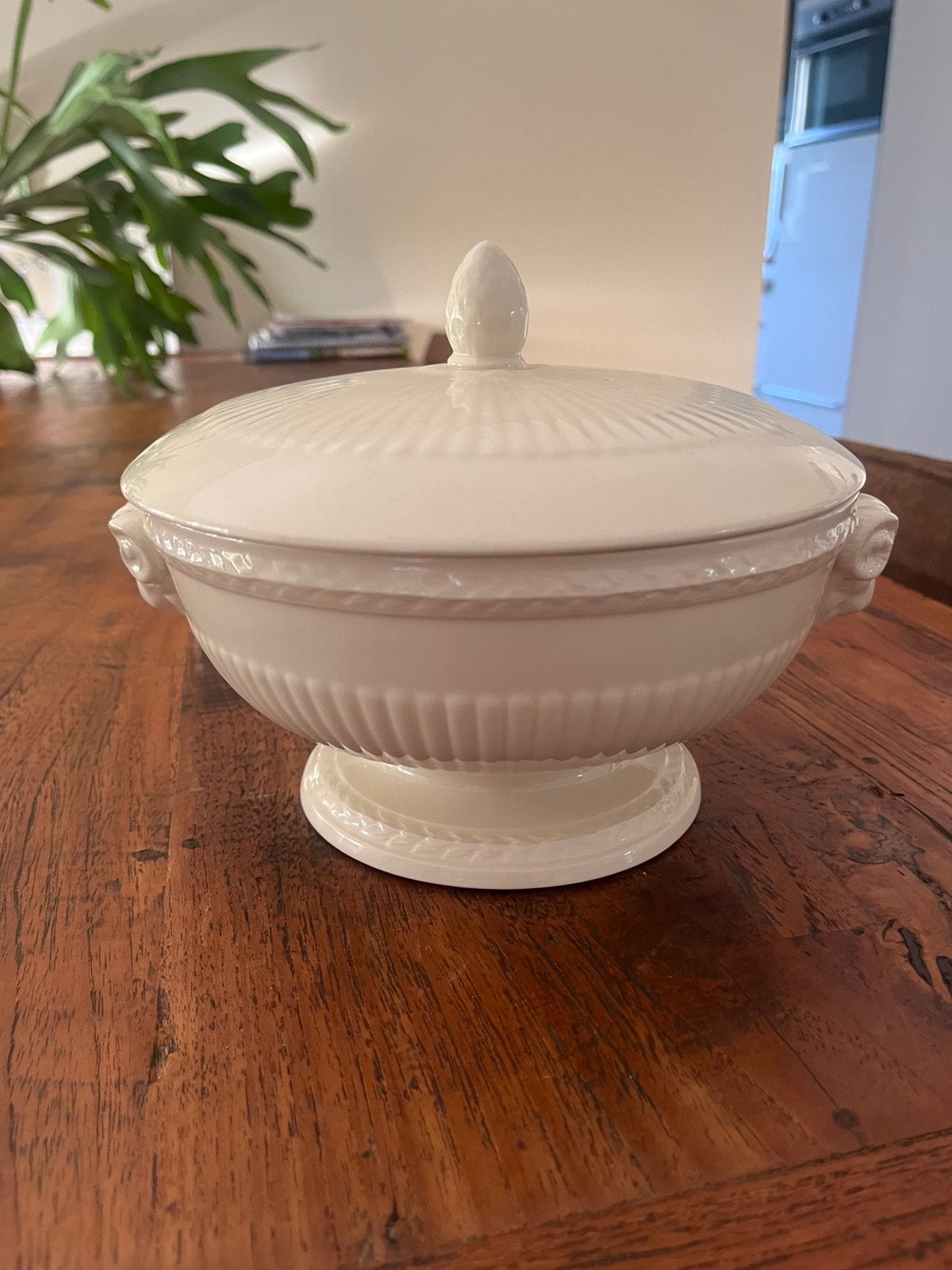 Wedgewood Edme  Dekschaal, terrine 20 cm, Ophalen, Nieuw, Aardewerk, Schaal of Schalen