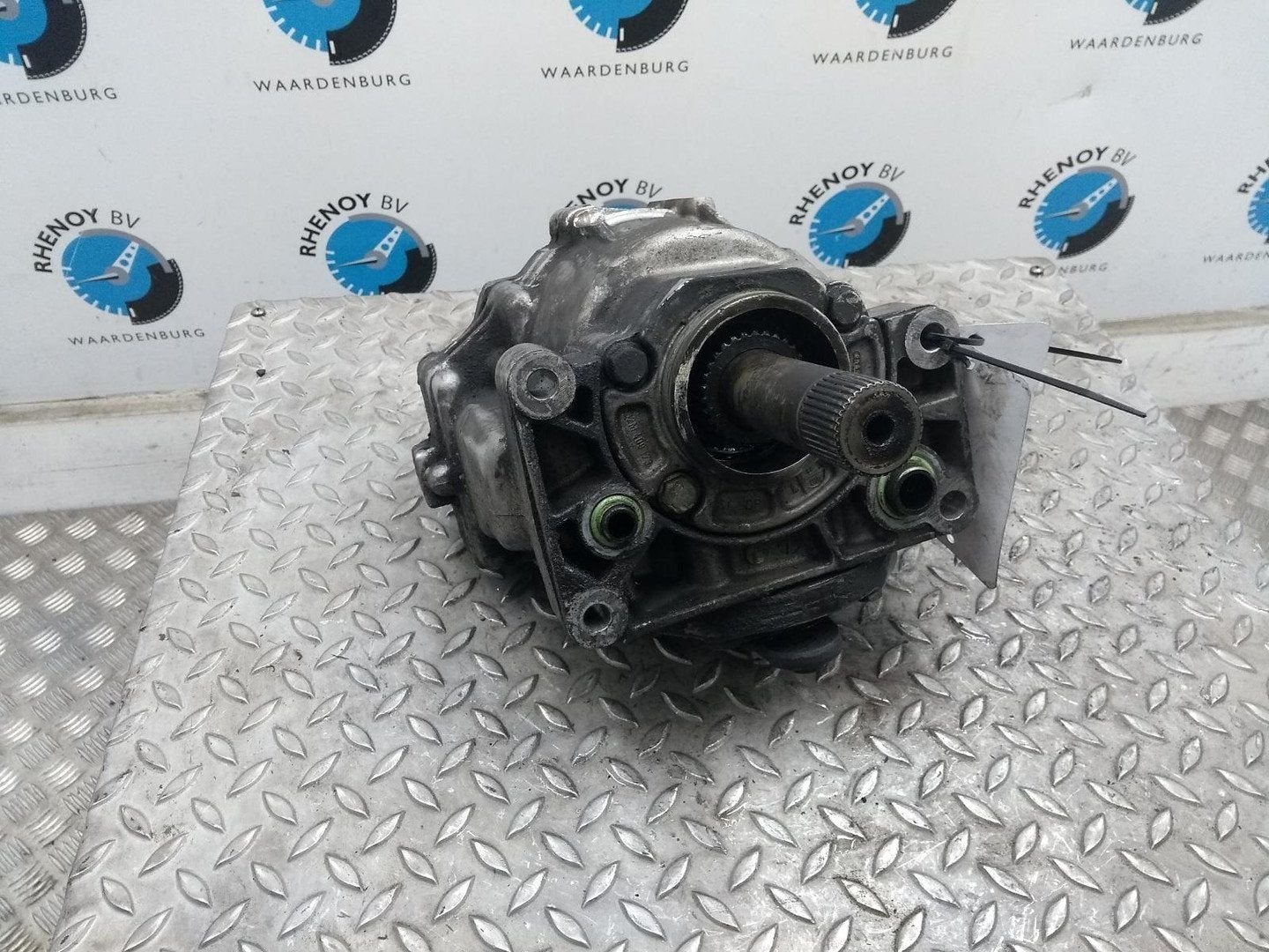 VOLKSWAGEN GOLF 2.8 V6 4MOTION TUSSENBAK 2001, Ophalen of Verzenden, Gebruikt, Stiba lid