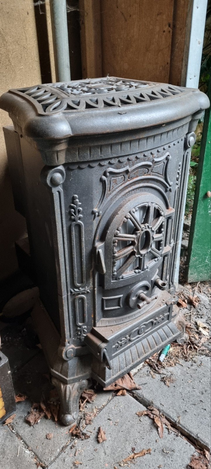 Antieke gietijzeren gaskachel- Decoratief en functioneel, Huis en Inrichting, Kachels, Ophalen, Gebruikt, Houtkachel, Vrijstaand