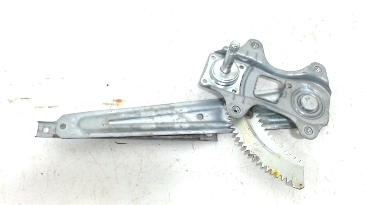Raammechaniek links achter Nissan Micra, Onderdelen@venauto.nl, Van der Ven Autorecycling B.V., Gebruikt, Ettenseweg 76, 4706 PB Roosendaal, The Netherlands
