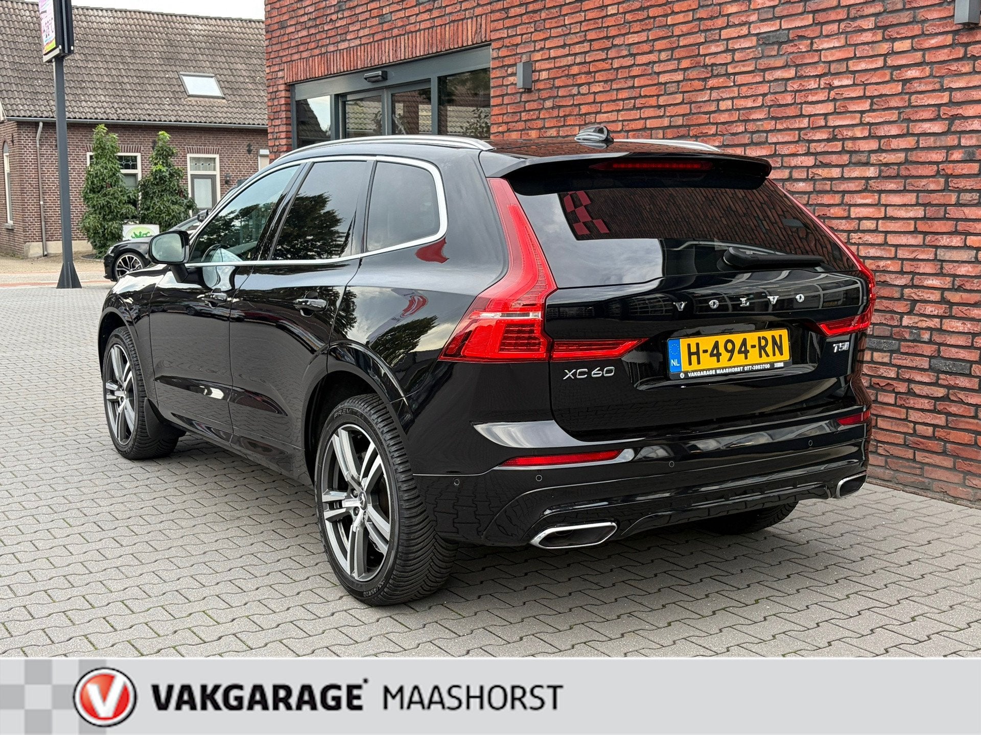 Volvo XC60 2.0 T5 AWD R design Adapt.Cruise/AchteruitrijCam/, Auto's, Automaat, Gebruikt, Euro 6, 4 cilinders