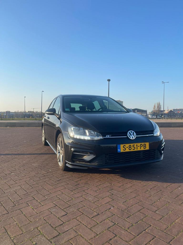 Volkswagen Golf 7.5 R Line - FACELIFT - VIRTUAL, Auto's, 1498 cc, 4 cilinders, Zwart, 149 pk