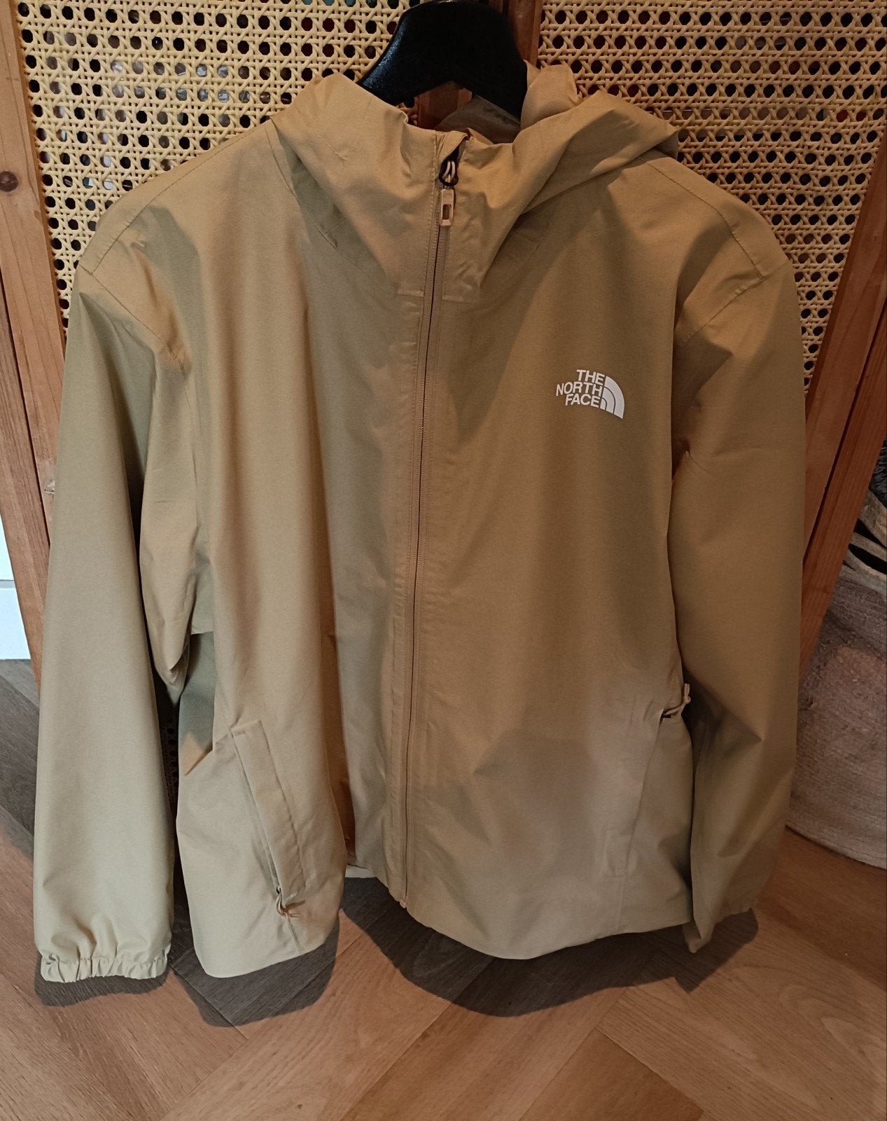 The North Face jas L, Maat 52/54 (L), Verzenden, Beige, Nieuw