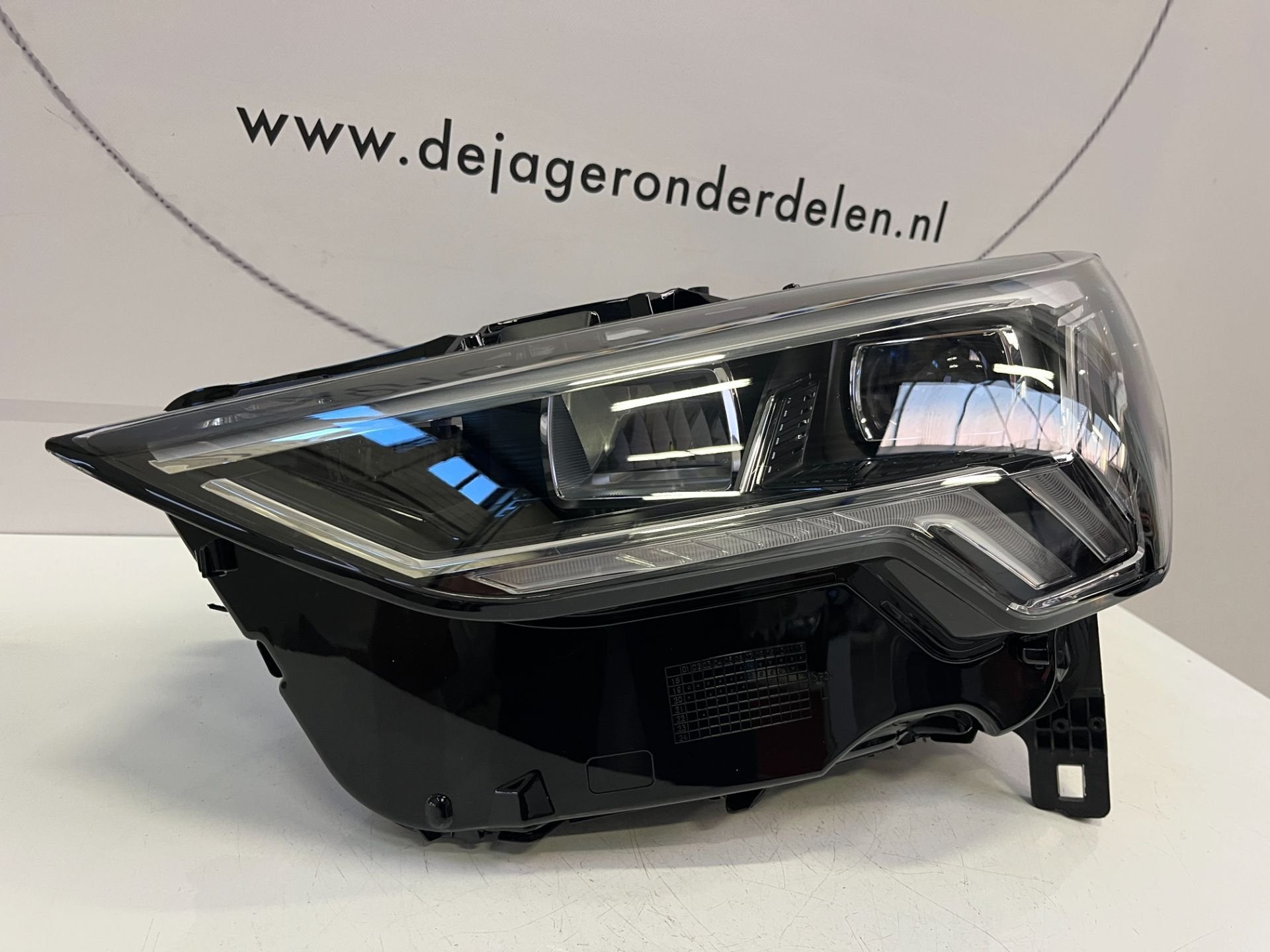 AUDI Q3 SQ3 F3 83A VOL LED KOPLAMP LINKS 83A941033, Gebruikt, AUDI AG, Auto-Union-Strasse 1
85045  Ingolstadt, DE, Kundenbetreuung@audi.de