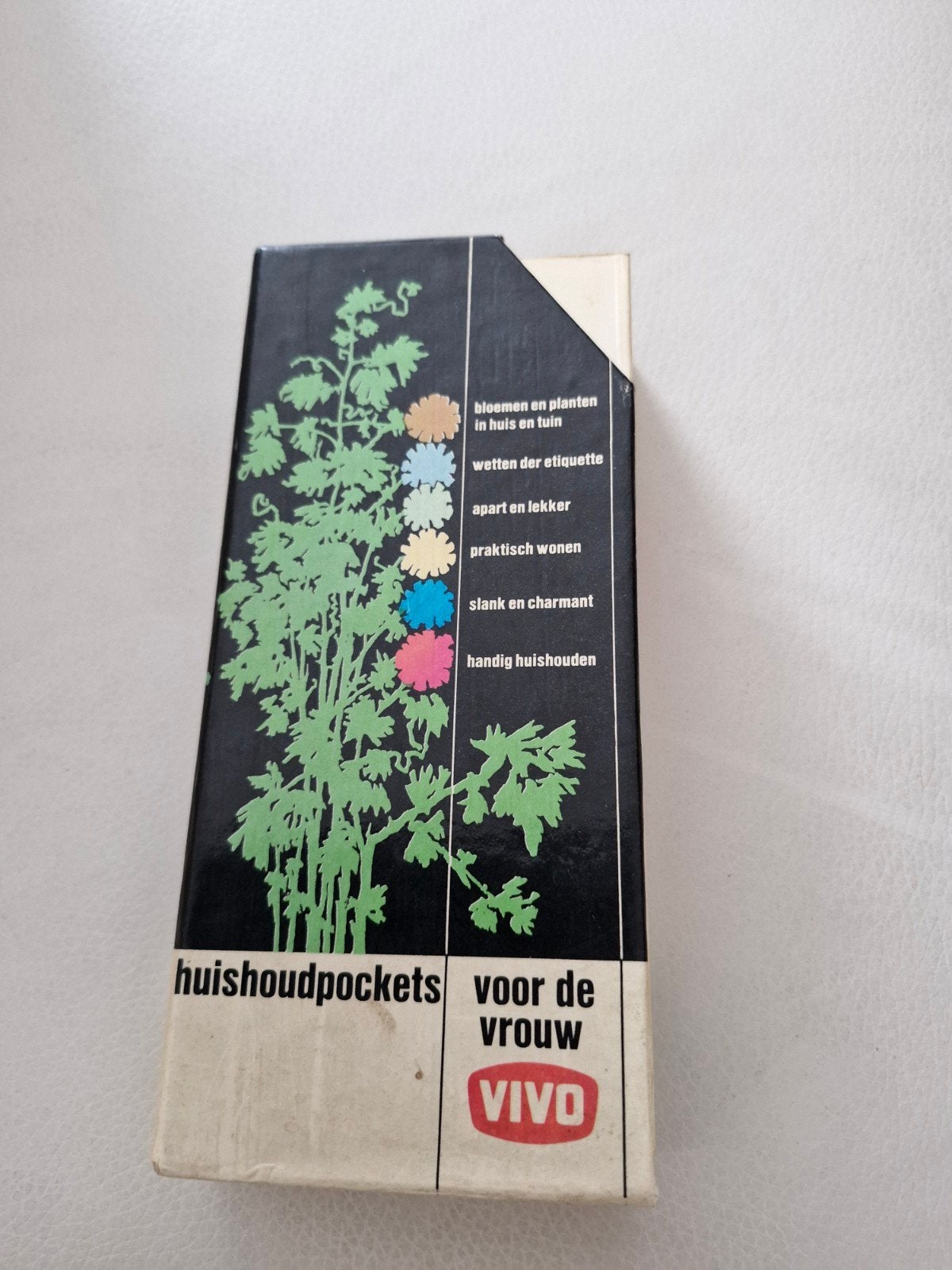 Huishoudpockets voor de vrouw VIVO - Bloemen en Planten, Boeken, Ophalen of Verzenden, Gelezen, Onbekend, Tuinieren en Tuinplanten
