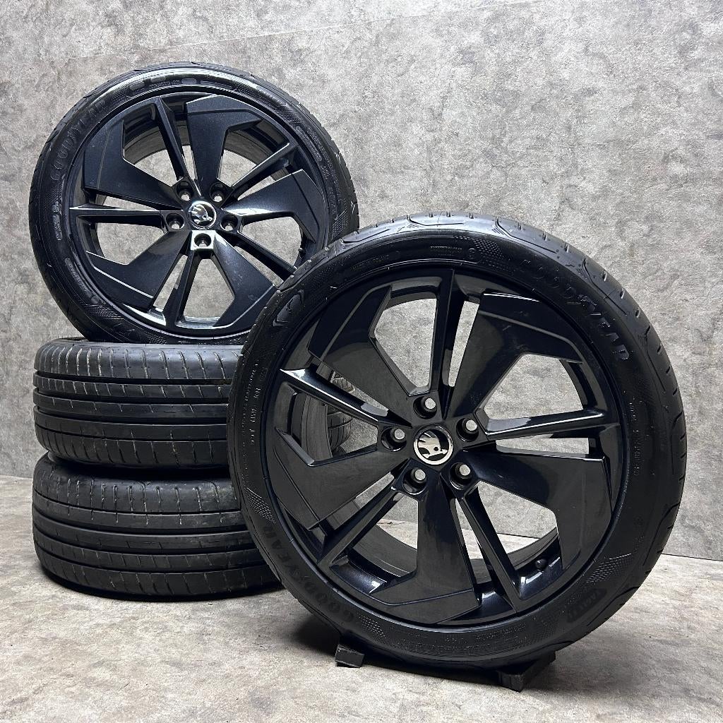 18 inch originele Comet velgen + zomerbanden Skoda Octavia 4, 18 inch, Banden en Velgen, Nieuw, Ophalen of Verzenden
