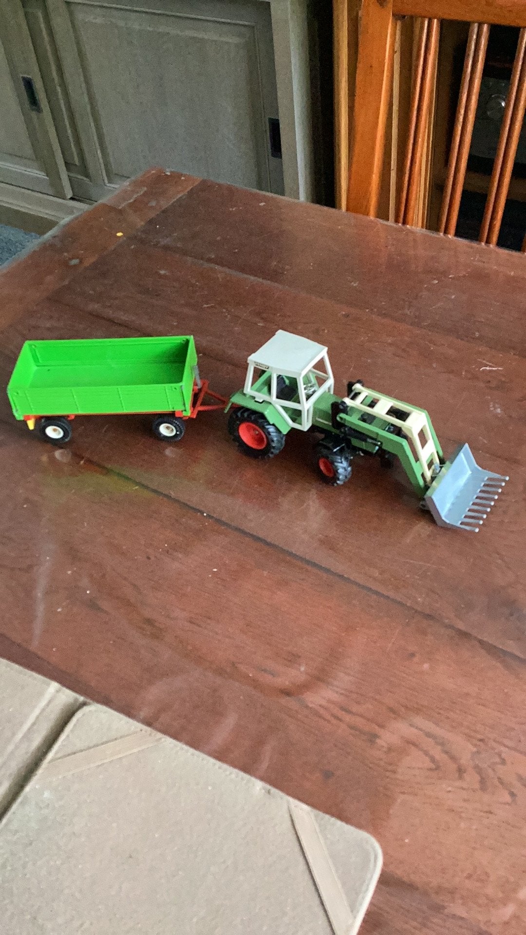Siku Fendt tractor met kipkar, Ophalen of Verzenden, Zo goed als nieuw, Tractor of Landbouw, SIKU