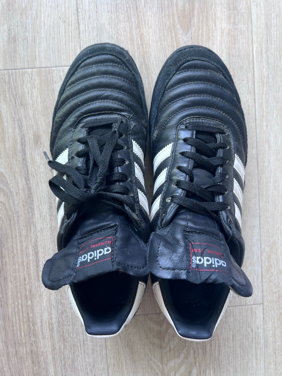 Adidas Mundial Team voetbalschoenen - EU 42 / UK 8, Ophalen, Gebruikt, Schoenen