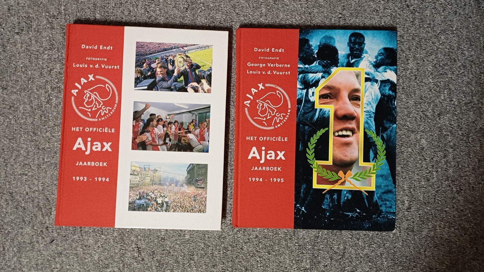 Ajax jaarboeken 1993-1994 en 1994-1995, Boeken, Ophalen of Verzenden, Gelezen, Balsport
