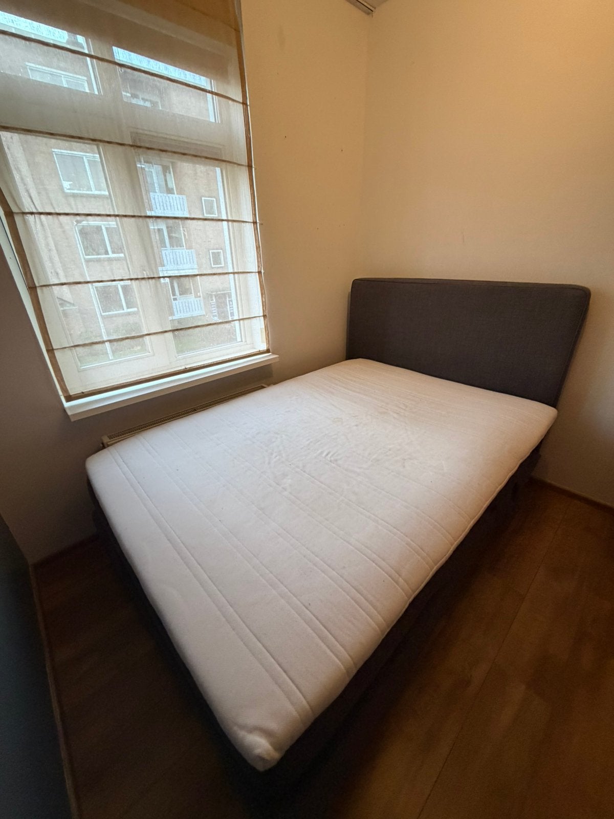 IKEA boxspring donkergrijs 140x200 cm, Ophalen, Gebruikt, Tweepersoons, 140 cm