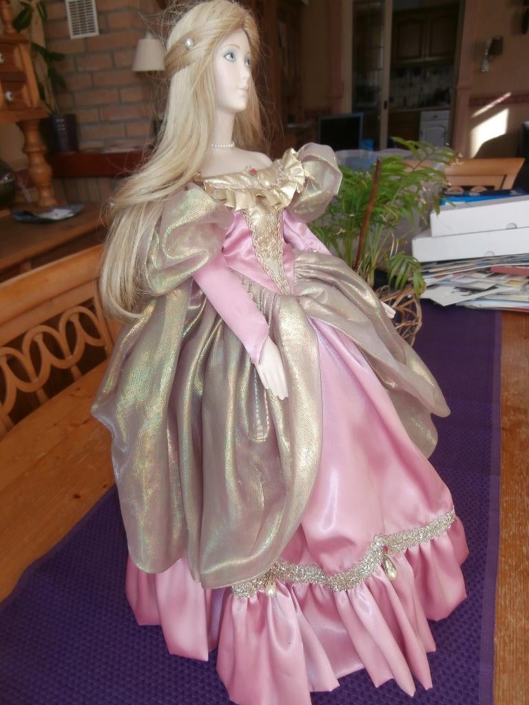 pop Cinderella Franklin Heirloom Dolls porselein Assepoester, Verzamelen, Poppen, Ophalen of Verzenden, Zo goed als nieuw, Pop