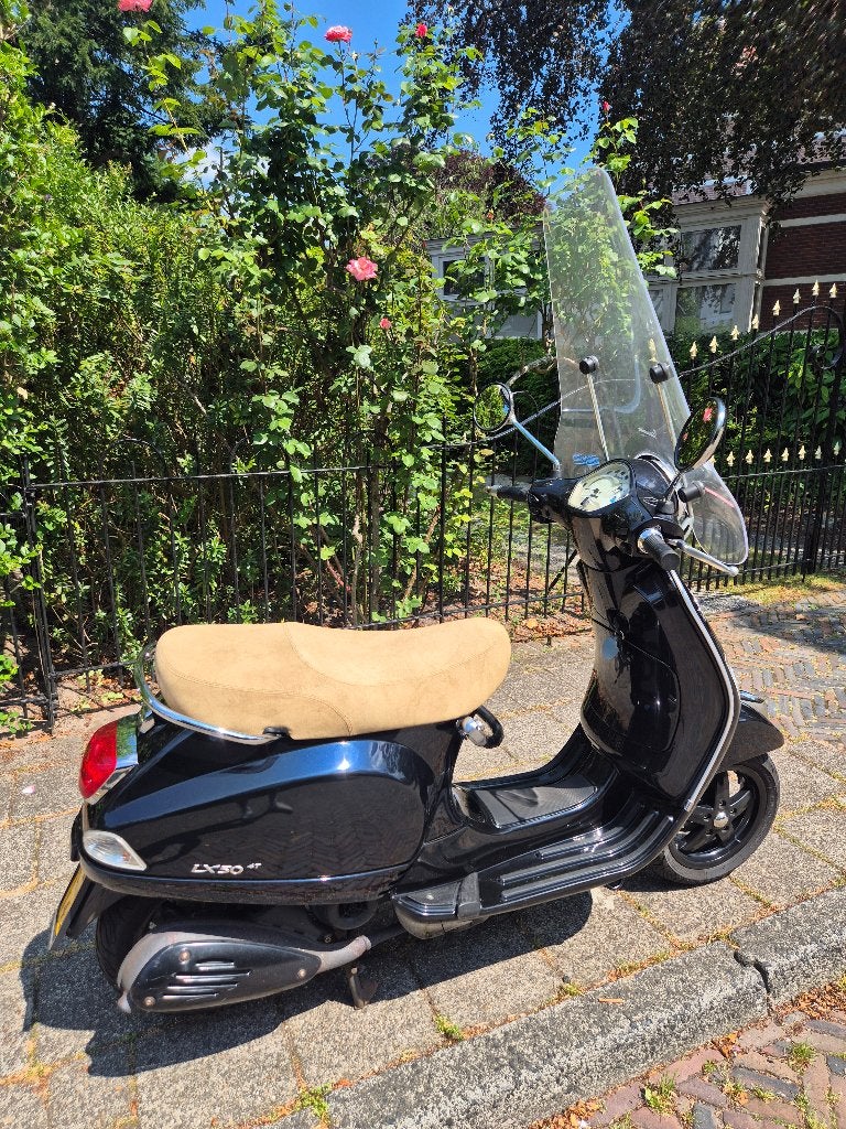Vespa LX - Zwart - super staat !, Fietsen en Brommers, Scooters | Vespa, Ophalen, Maximaal 45 km/u, Zo goed als nieuw, Benzine