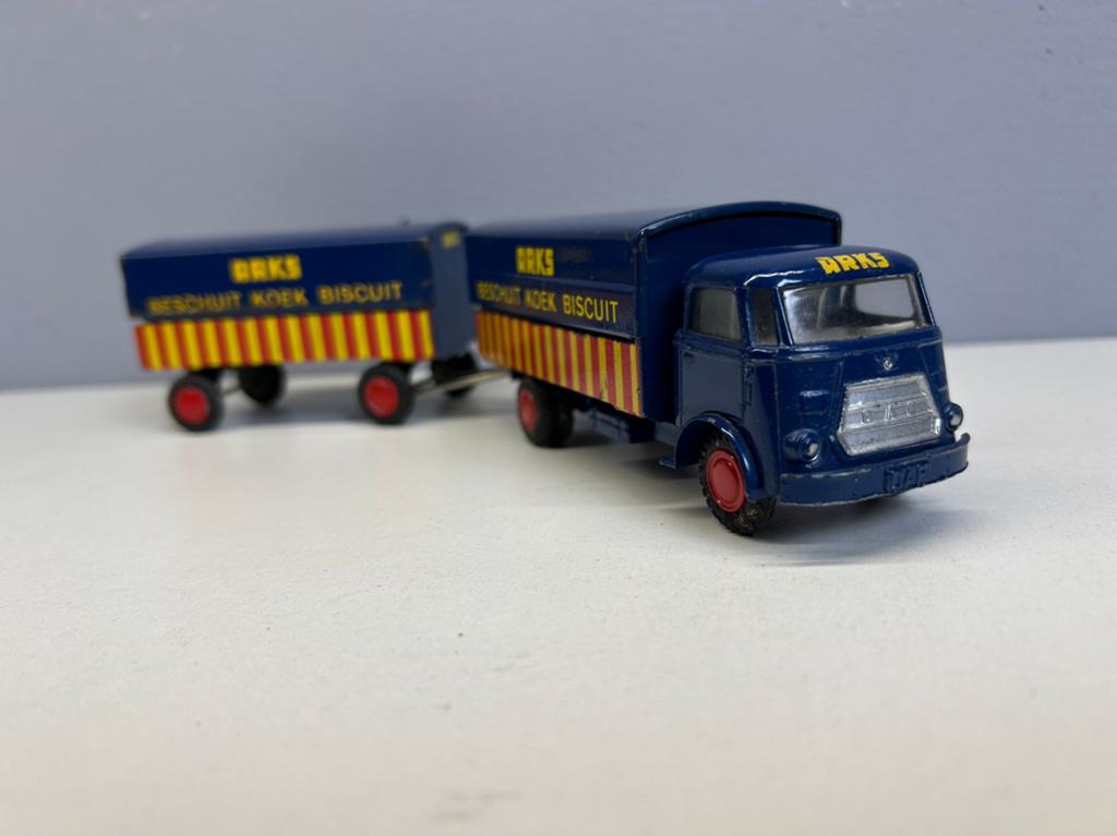 Lion toys car promo oude Daf Frontstuur Arks Heerde, Hobby en Vrije tijd, Modelauto's | 1:50, Ophalen of Verzenden, Zo goed als nieuw