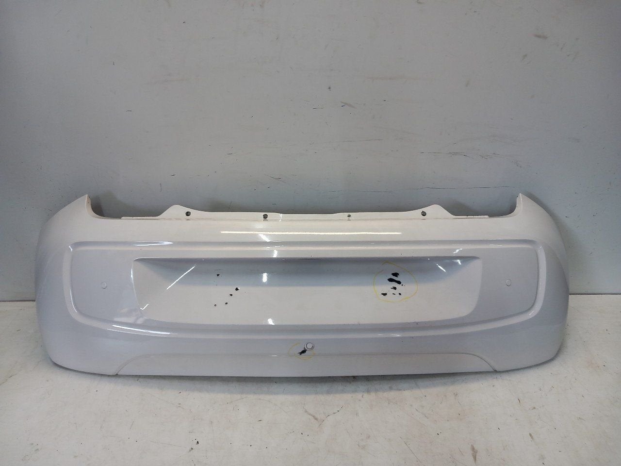 Bumper achter Volkswagen Up, Onderdelen@venauto.nl, Van der Ven Autorecycling B.V., Gebruikt, Ettenseweg 76, 4706 PB Roosendaal, The Netherlands
