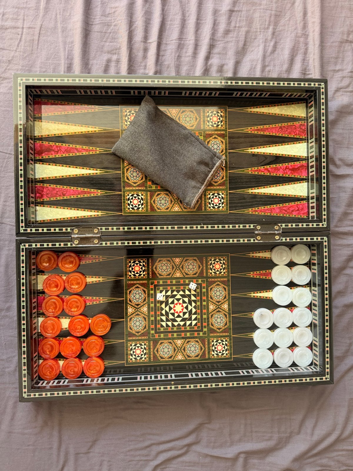 Turkse Yenigün Backgammonset (Tavla) met Parelmoerpatroon, Een of twee spelers, Ophalen of Verzenden, Zo goed als nieuw