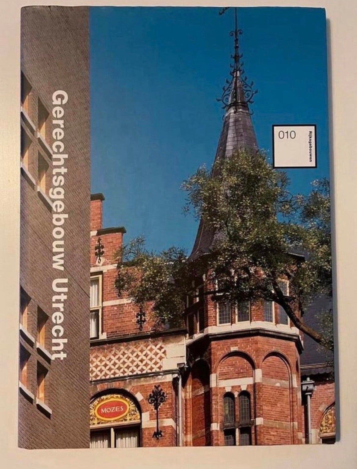 Boek Gerechtsgebouw Utrecht - G. Kerkvliet (Perfecte staat), Ophalen of Verzenden, Zo goed als nieuw