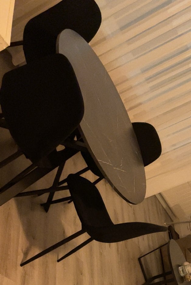 IKEA Mariedamm eettafel met 4 zwarte stoelen, Huis en Inrichting, Ophalen, Overige materialen, Gebruikt, 100 tot 150 cm