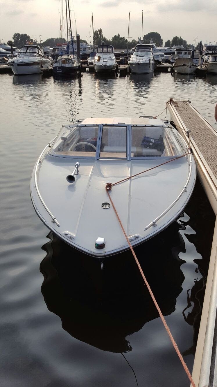 Sportieve SeaRay 180 SRV – Incl. trailer | Mooi klusproject!, Watersport en Boten, Speedboten, Ophalen, Gebruikt, Binnenboordmotor