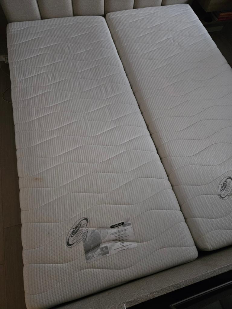 2 Eastborn pocketvering matrassen 90x220cm, Huis en Inrichting, Slaapkamer | Matrassen en Bedbodems, Gebruikt, Matras, 90 cm, 220 cm