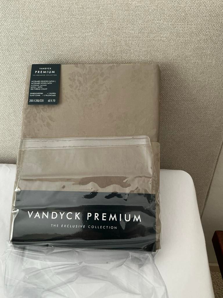 Van Dyck Premium NIEUW luxe dekbedovertrekset 200/220, Ophalen of Verzenden, Nieuw, Beige, Dekbedovertrek