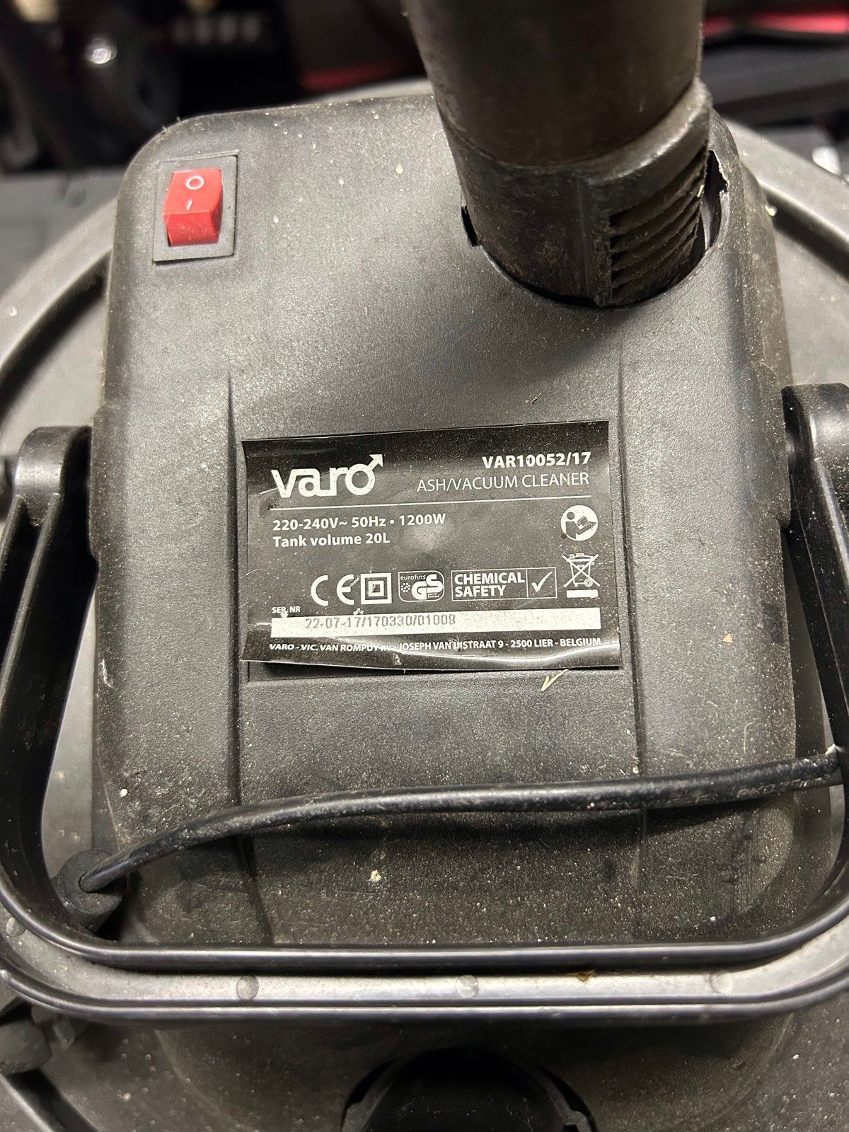 Varo VAR10052/17 As- en stofzuiger 1200W - 20L, Ophalen, Overige merken, Gebruikt, Industriële stofzuiger