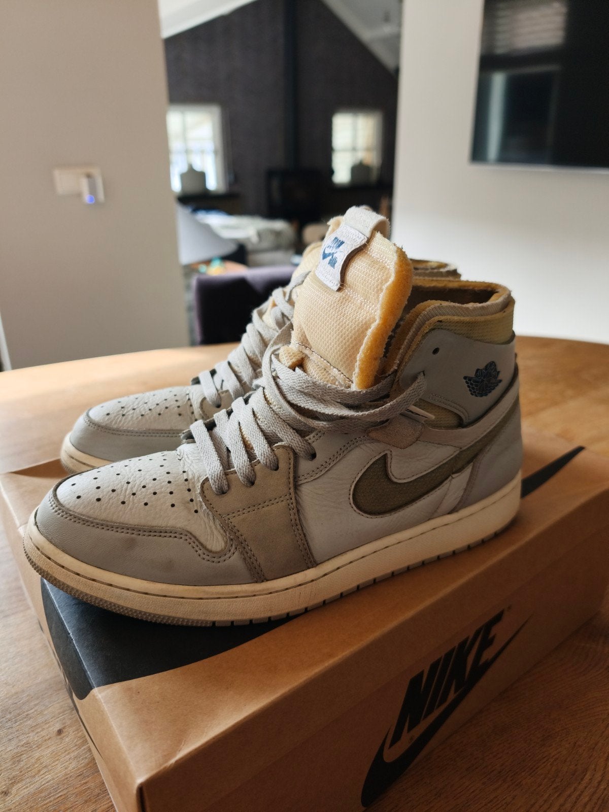 Nike Jordan 1 High Zoom Air CMFT London 46, Overige kleuren, Nike Jordan, Ophalen of Verzenden, Sneakers of Gympen