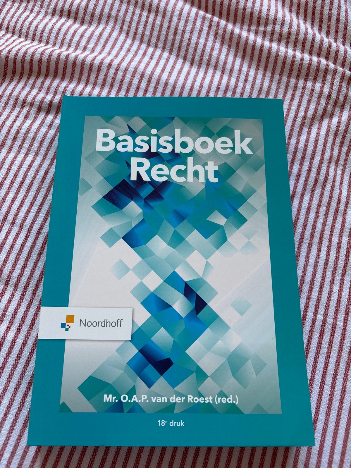 Basisboek Recht - 18e druk - Nieuwstaat, Ophalen of Verzenden, Gamma, Nieuw, HBO