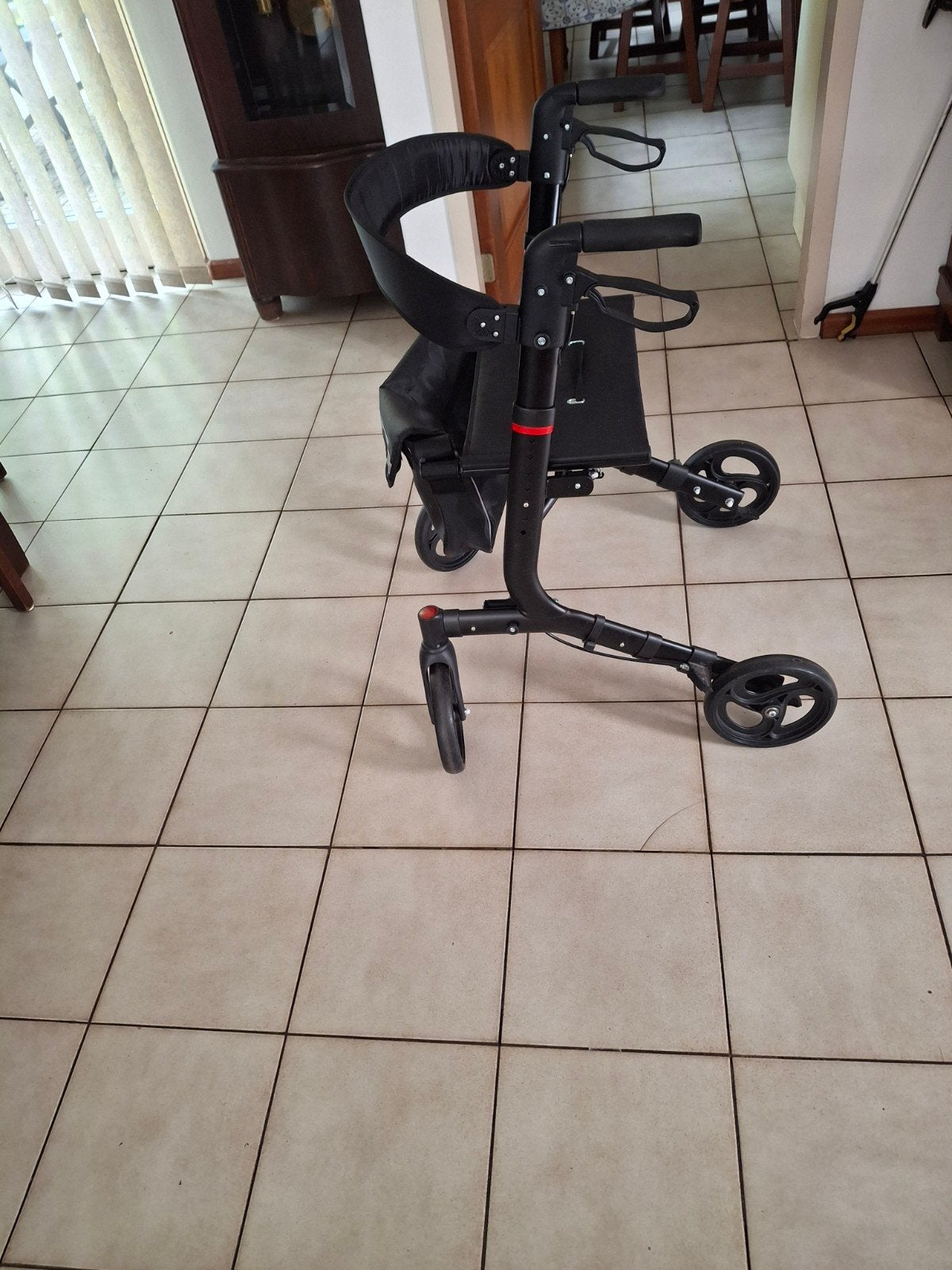 Licht gewicht rollator te koop., Ophalen
