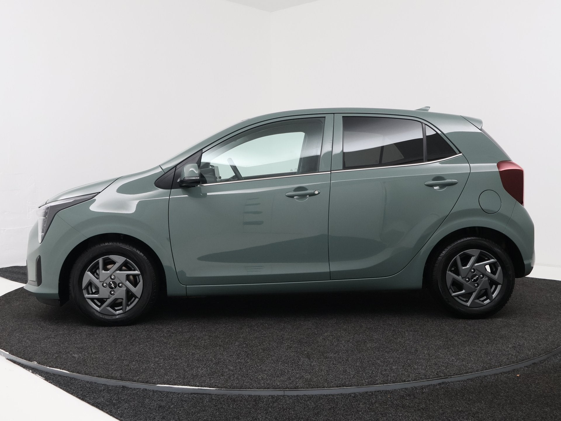 Kia Picanto 1.0 DPI DynamicPlusLine | Navigatie | Camera | L, Voorwielaandrijving, Stof, 63 pk, 4 stoelen