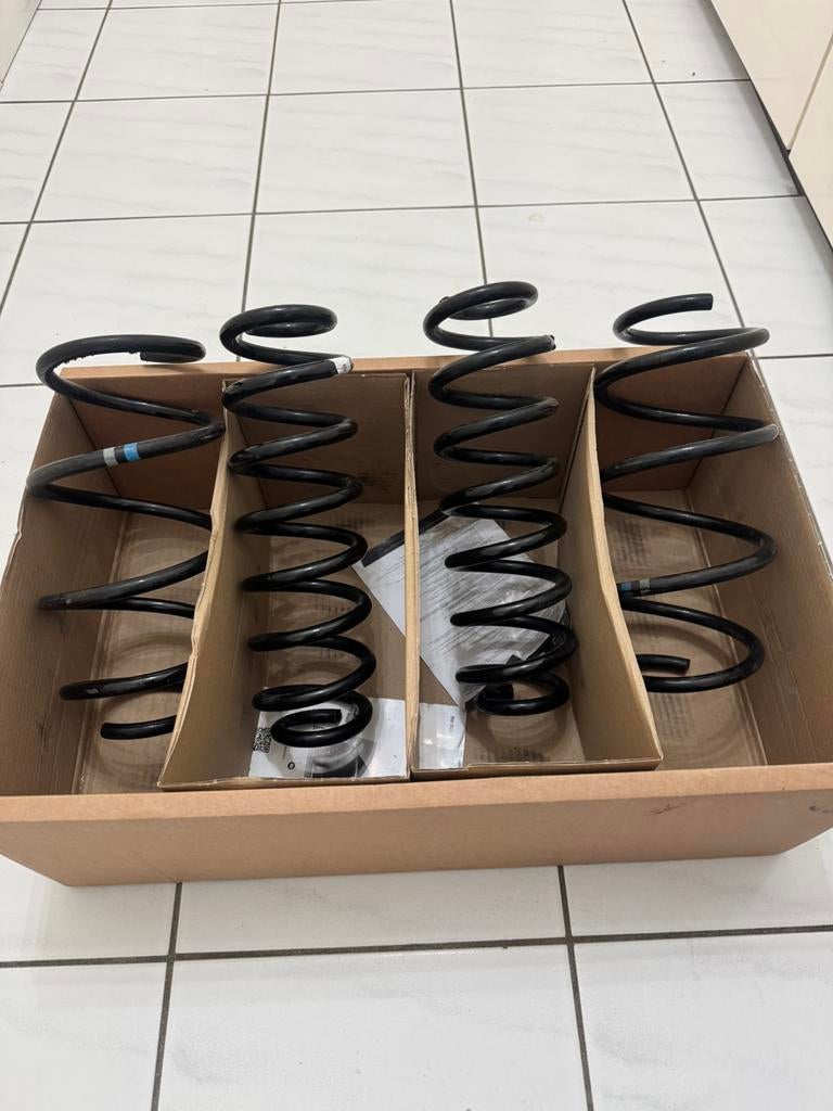 Voor en achter vering set, Auto-onderdelen, Ophanging en Onderstel, Ophalen, Volkswagen