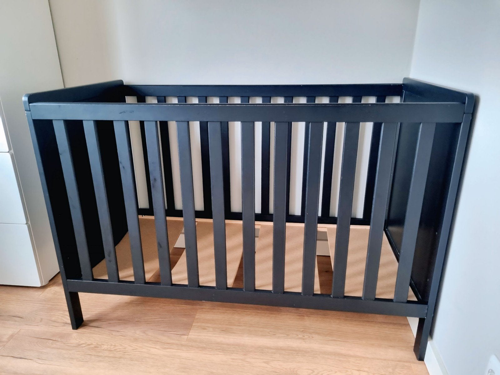 Europe Baby Ralph II Ledikant Zwart 60x120 cm, Ophalen, Zo goed als nieuw, Ledikant