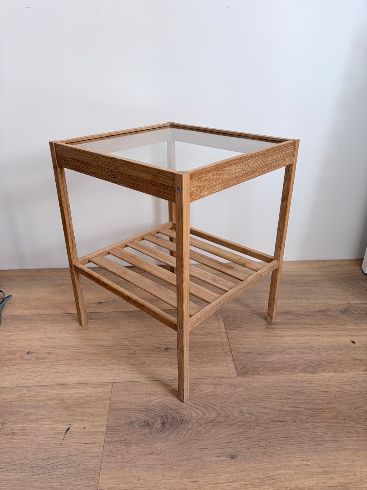 Ikea Nesna Nachtkastje / Bijzettafel, 50 tot 100 cm, Vierkant, Ophalen of Verzenden, Zo goed als nieuw