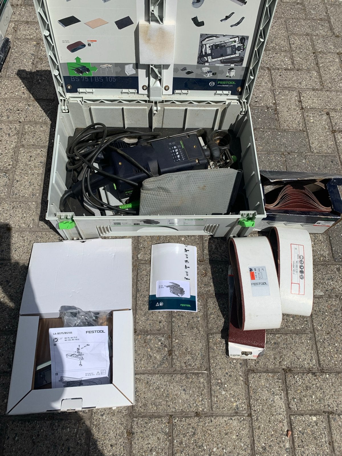 Festool Bandschuurmachine BS 75 E met accessoires, Doe-het-zelf en Verbouw, Gereedschap | Schuurmachines, Gebruikt, Bandschuurmachine