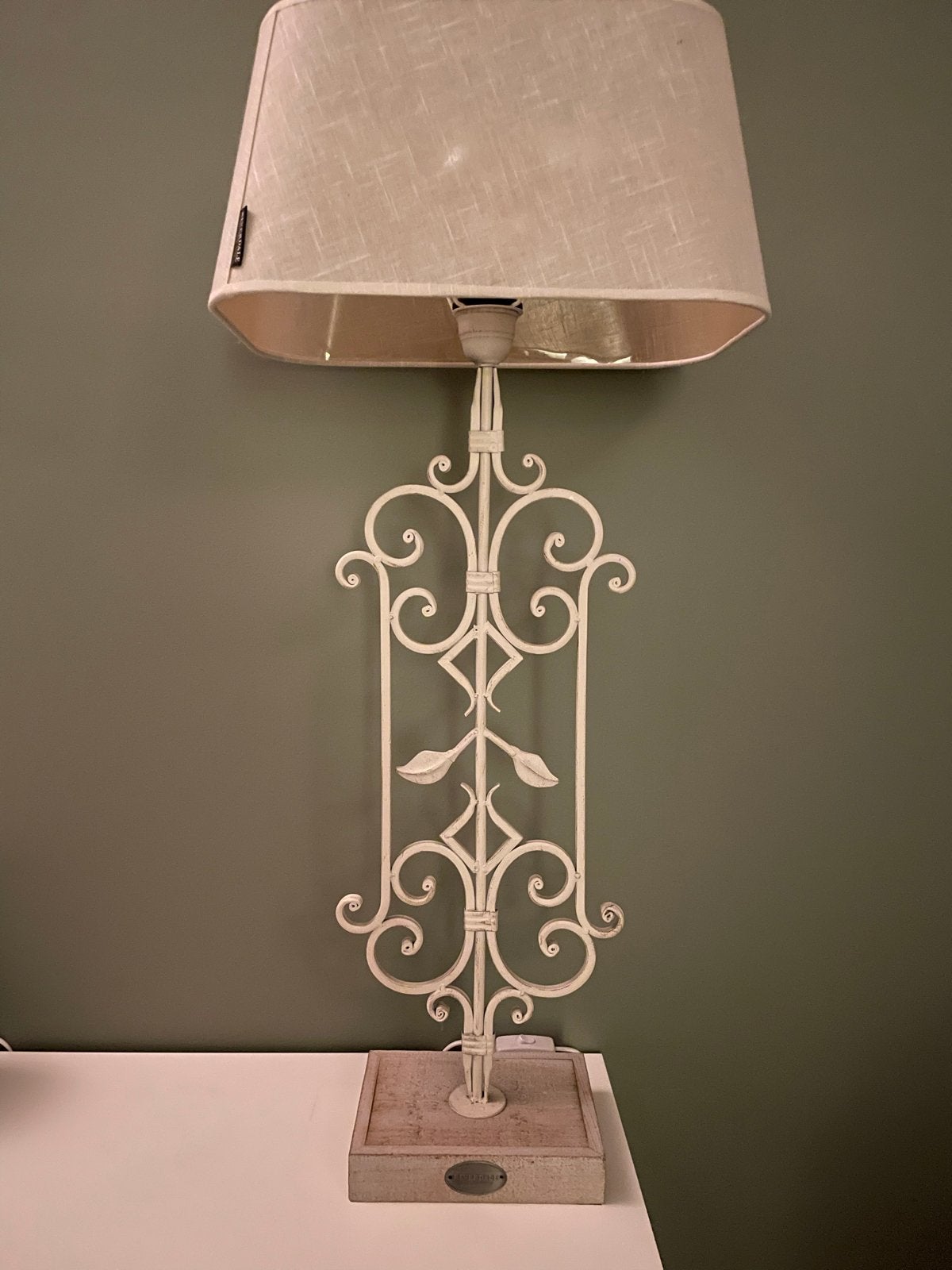 Riverdale Tafellamp met Crèmekleurige Kap en Metalen Voet, Beige, Zo goed als nieuw, Met kap, Riverdale