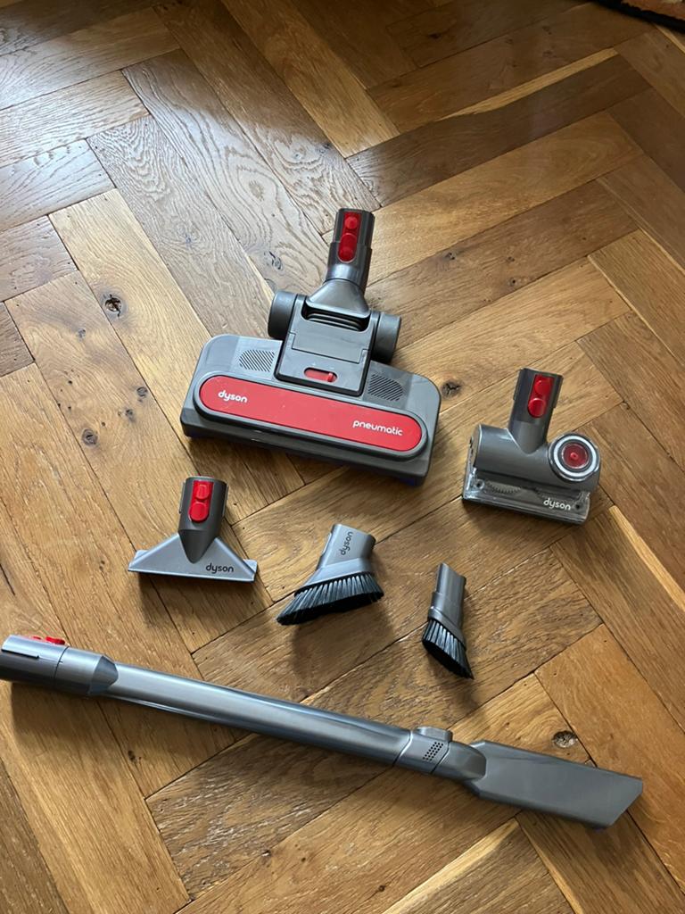 Dyson hulpstukken draadloze steelstofzuiger, Witgoed en Apparatuur, Stofzuigers, Ophalen of Verzenden, Zo goed als nieuw, Steelstofzuiger