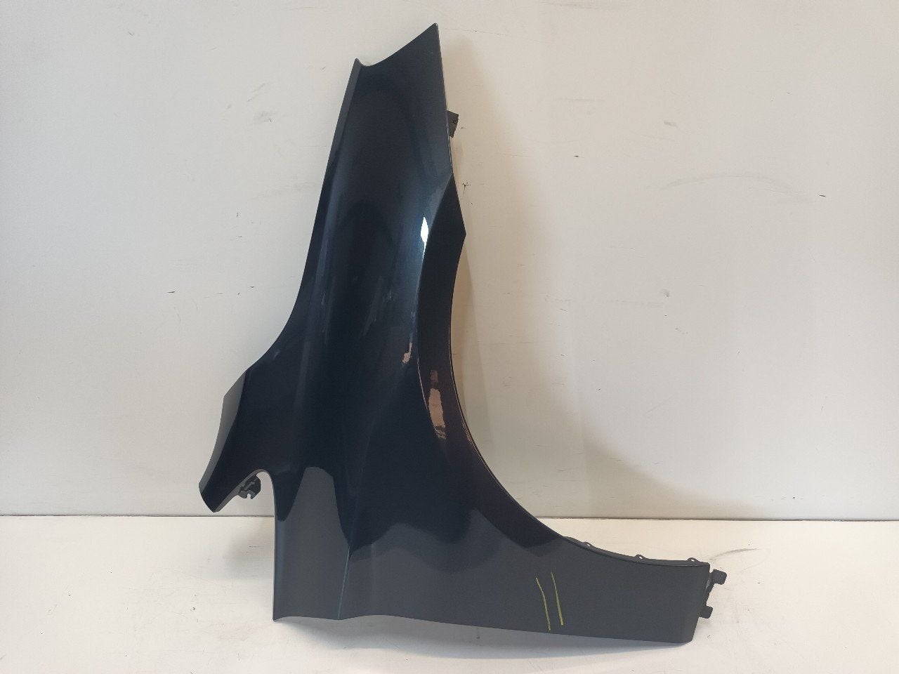 Spatbord rechts voor BMW 2 serie, Onderdelen@venauto.nl, Van der Ven Autorecycling B.V., Gebruikt, Ettenseweg 76, 4706 PB Roosendaal, The Netherlands