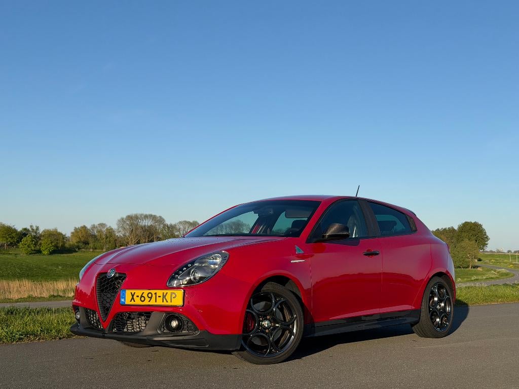 Alfa Romeo Giulietta Launch Edition 1.7 241PK | AUTOMAAT, Auto's, 4 cilinders, Leder en Stof, 14 km/l, Particulier