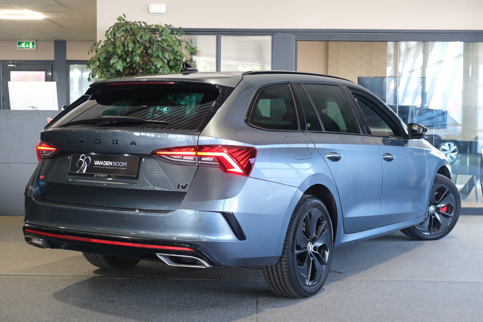 Skoda Octavia Combi 1.4 TSI RS iV PHEV 245PK Led Navi Virtua, Dealer onderhouden, Gebruikt, Zwart, 4 cilinders