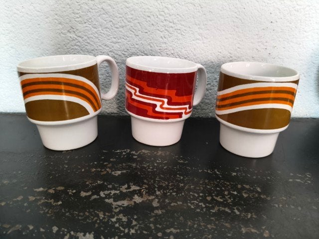 Vintage koffiemokken Staffordshire England 3x, Overige merken, Keramiek, Zo goed als nieuw, Overige stijlen