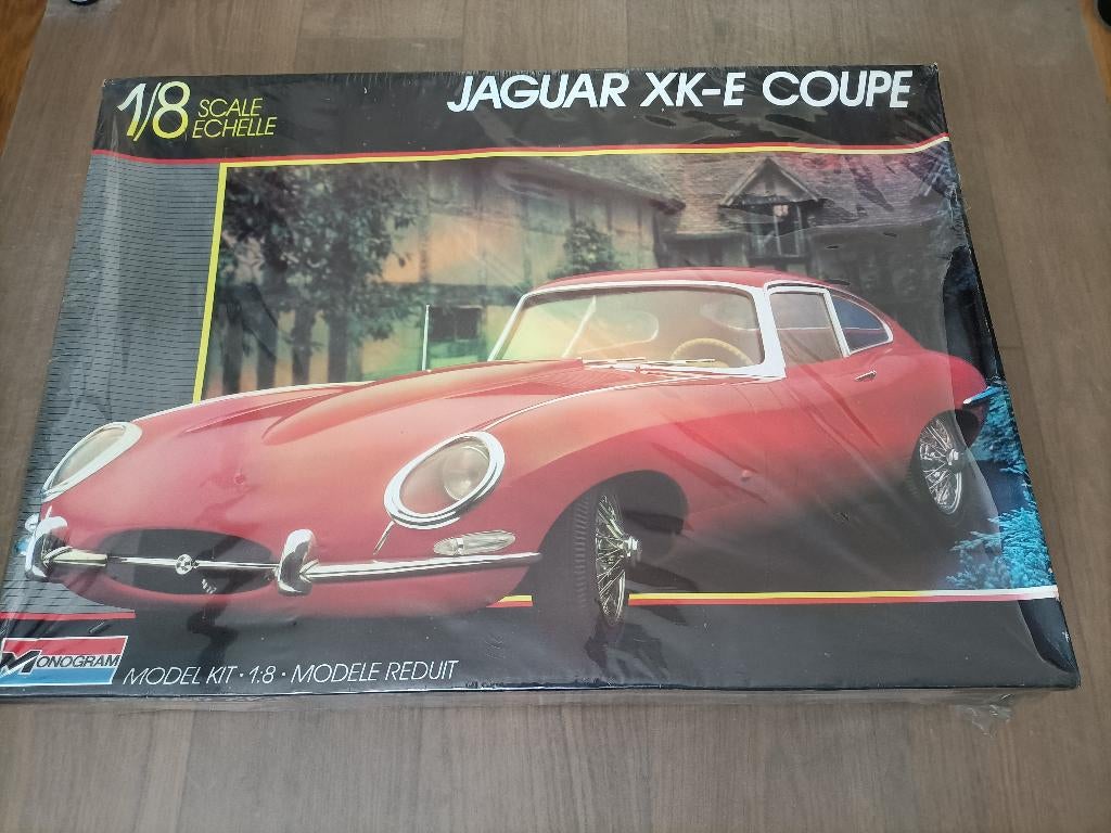 Jaguar E-type in ongeopende doos Monogram 1:8, Hobby en Vrije tijd, Ophalen, Auto, Groter dan 1:32, Nieuw