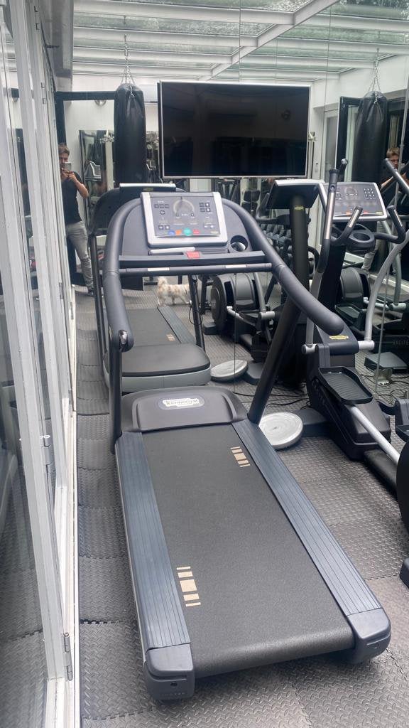 Technogym JOG700 Loopband - Perfect voor Thuis Workouts, Sport en Fitness, Ophalen of Verzenden, Gebruikt, Benen, Loopband