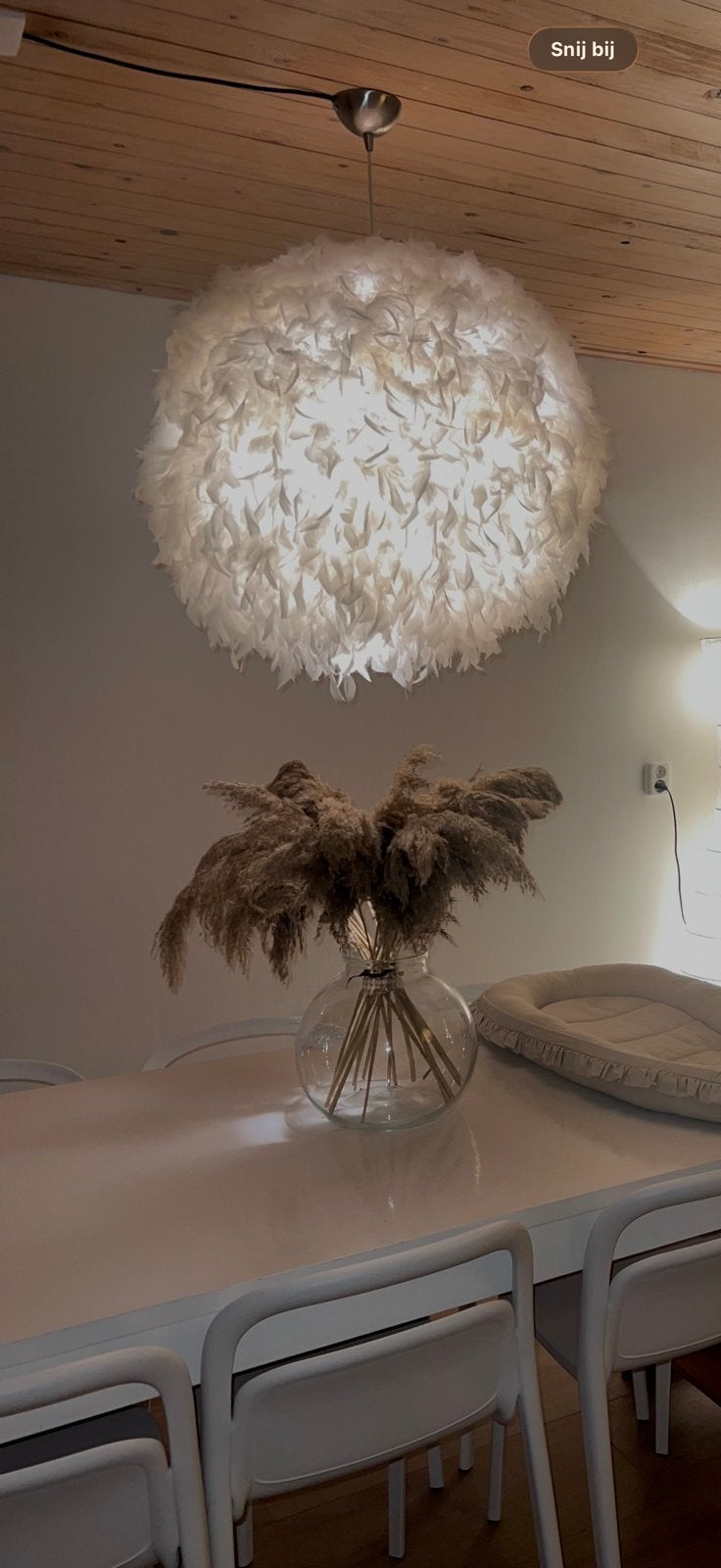 Twee grote witte veren lampen, Huis en Inrichting, Lampen | Hanglampen, Ophalen, Minder dan 50 cm