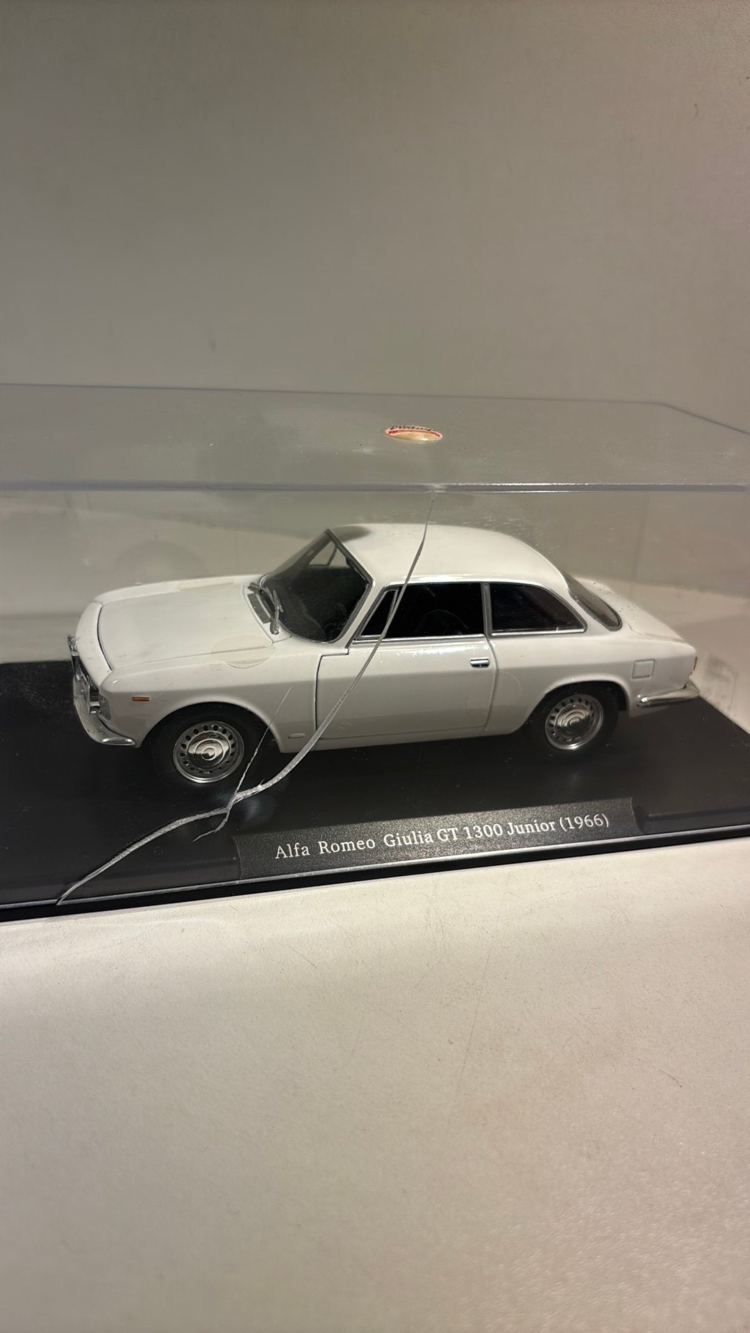 Alfa romeo guilia gt 1300 junior 1966 leo models 1.24, Overige merken, Auto, Ophalen of Verzenden, A
