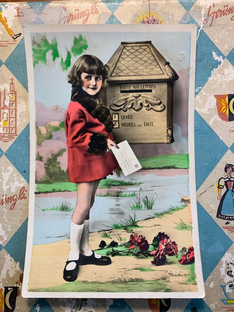 1934 Meisje bij brievenbus, Ophalen of Verzenden, 1920 tot 1940, Gelopen, Kinderen