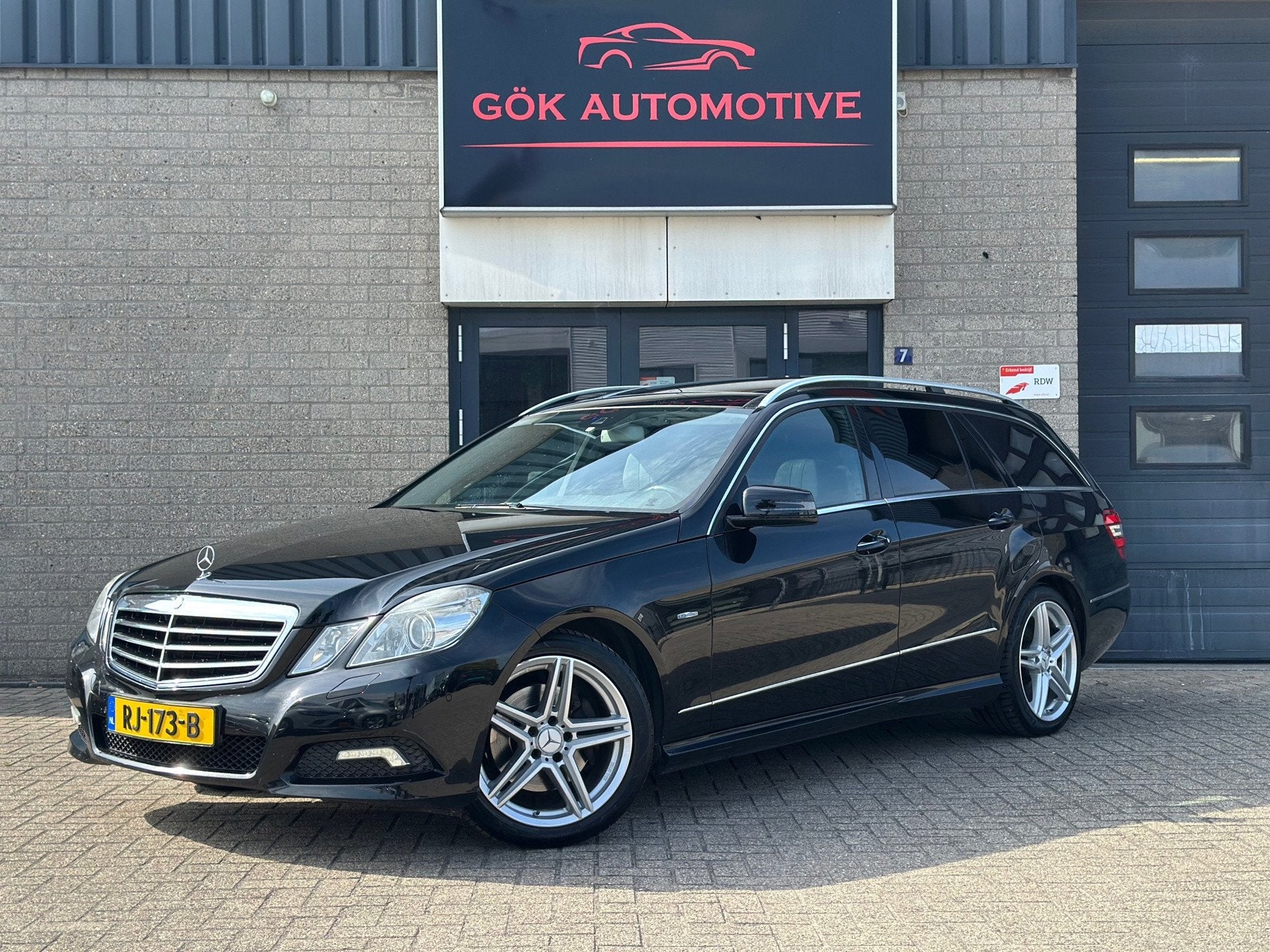 Mercedes-Benz E-klasse Estate 350 CGI Avantgarde / Pano / Xe, Automaat, Euro 5, Achterwielaandrijving, Gebruikt