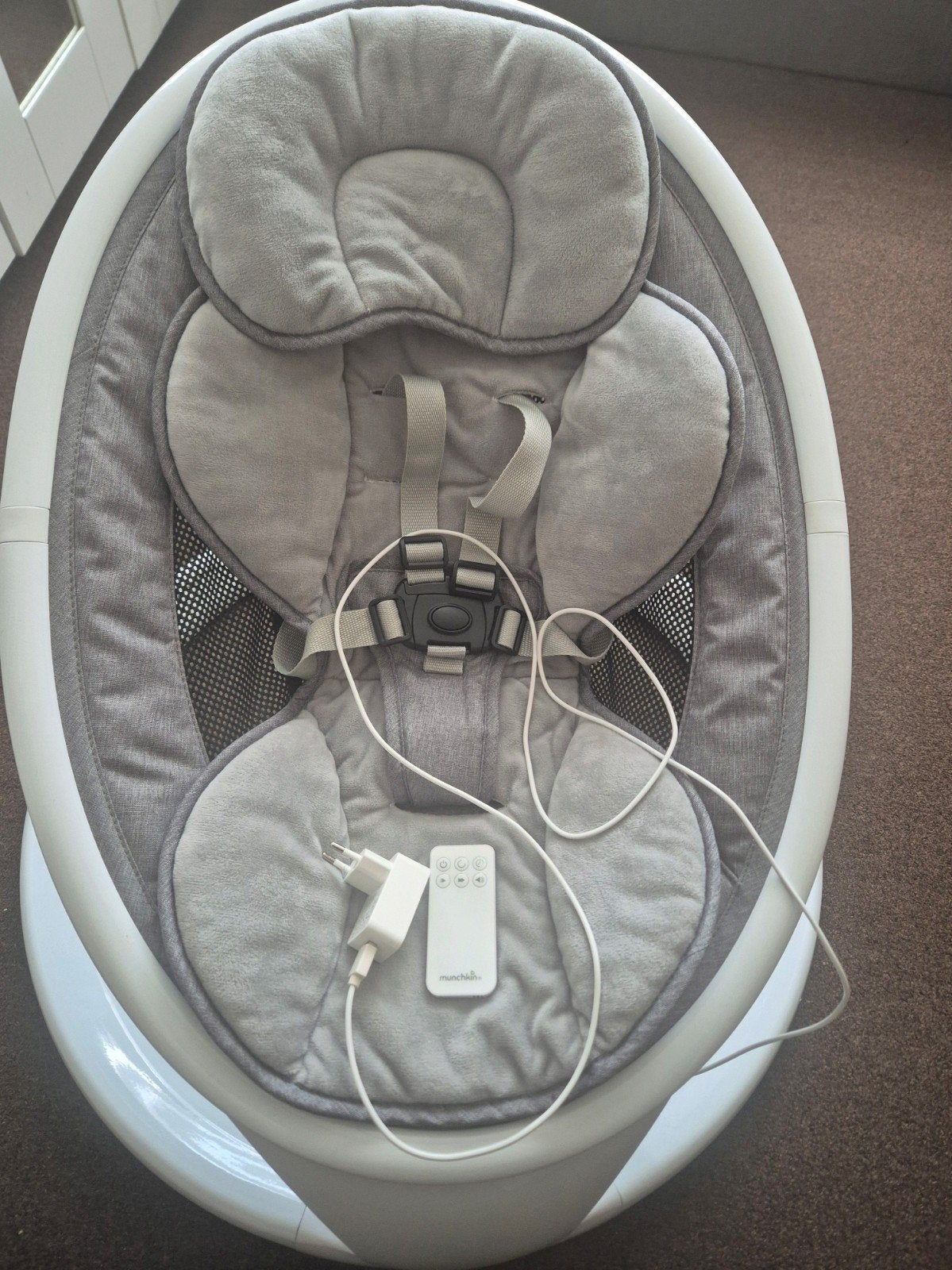 Munchkin Swing Grey 5 verschillende schommelsnelheden.
Timer, Ophalen, Zo goed als nieuw, Schommelstoel