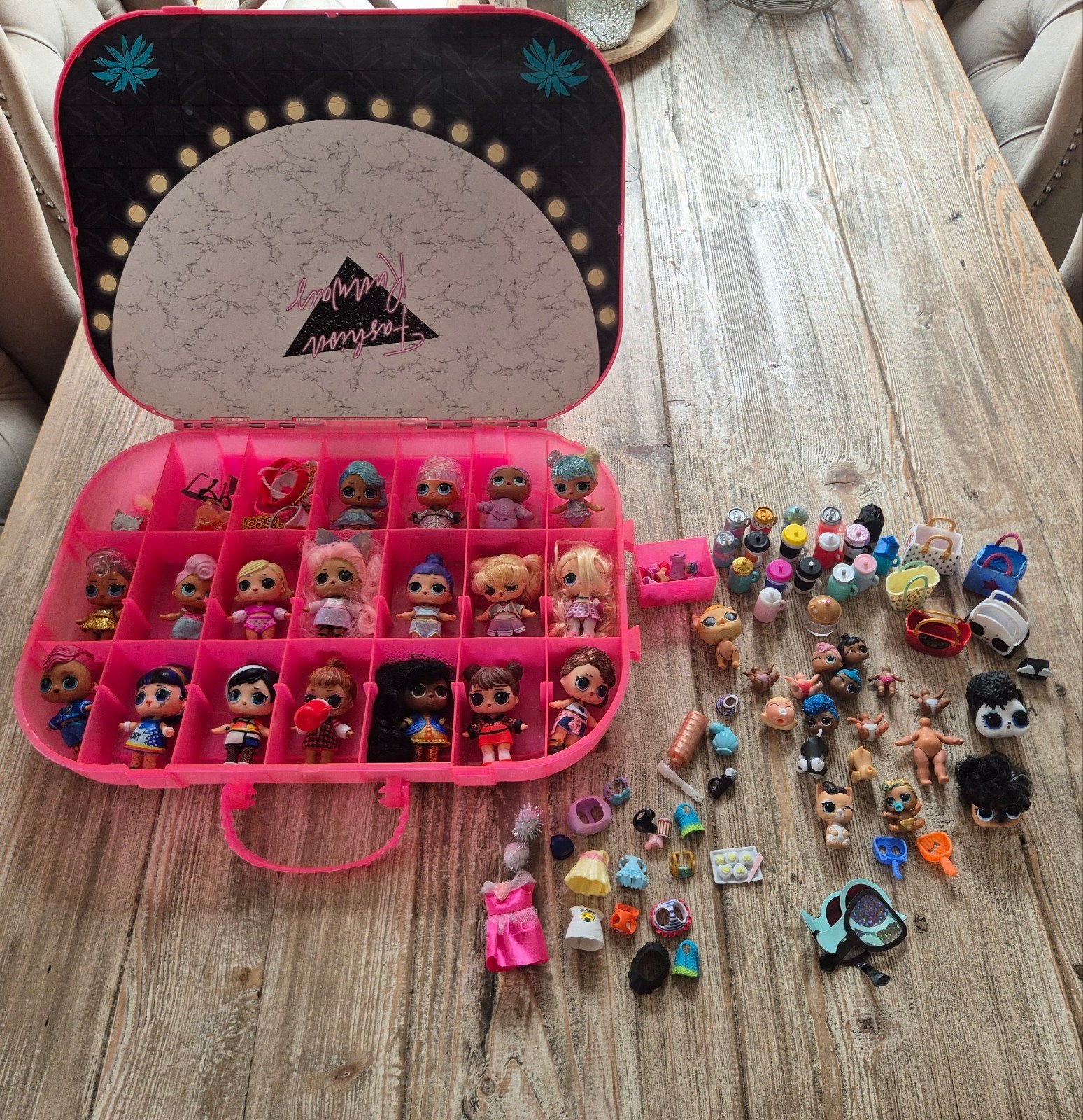 Grote collectie LOL Surprise poppen en accessoires, Kinderen en Baby's, Speelgoed | Poppen, Ophalen of Verzenden, Zo goed als nieuw