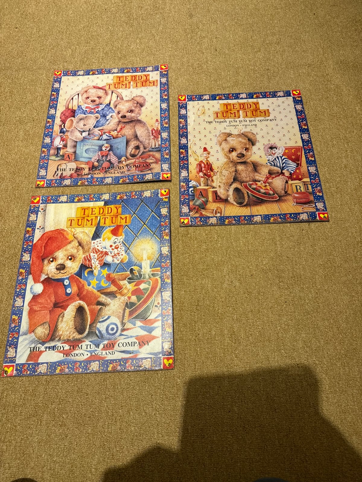 3 blikken reclamebordjes 'Teddy Tum Tum' voor kinderkamer, Ophalen, Metaal, Gebruikt, Reclamebord