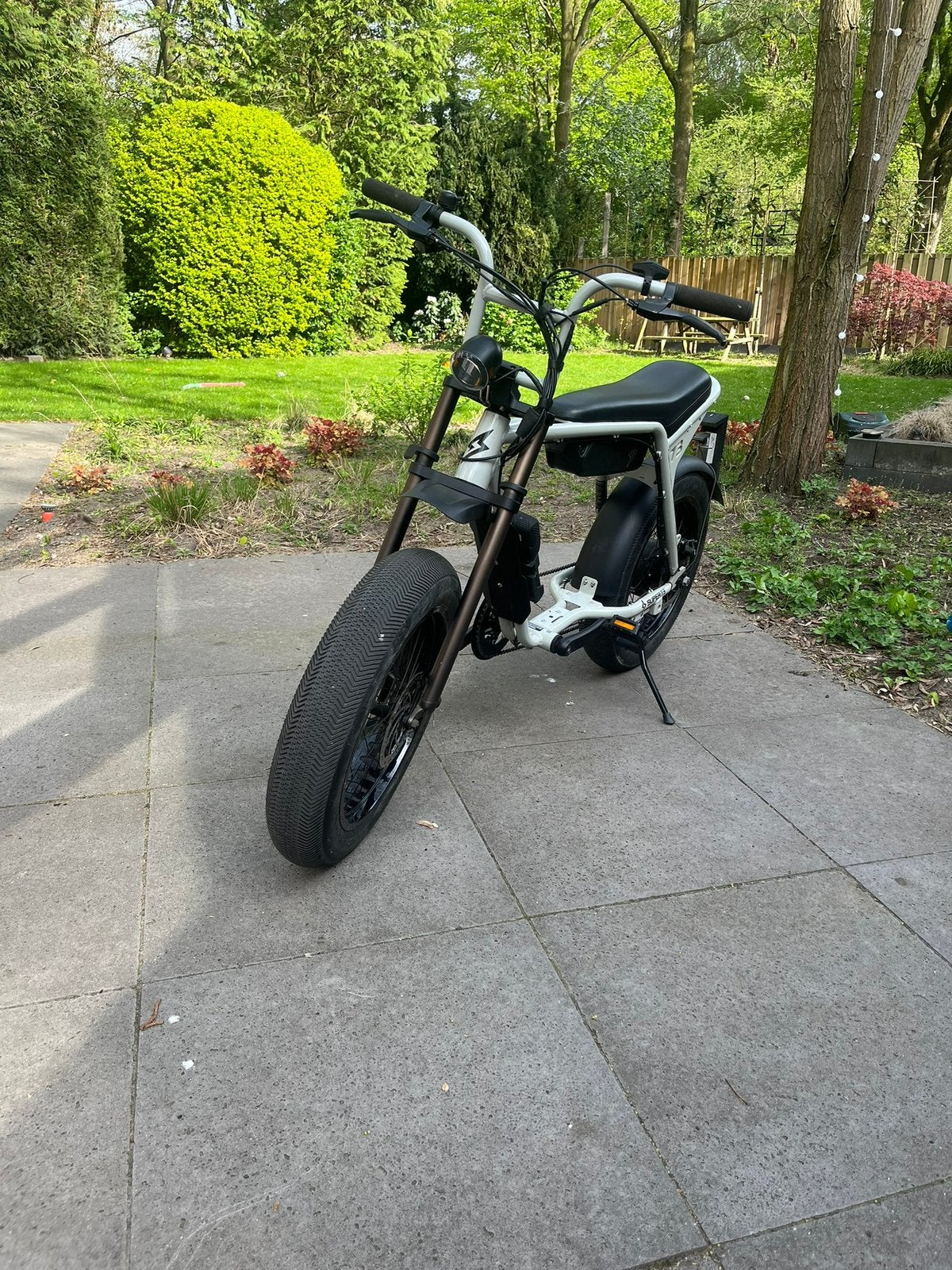 Super 73zx moonrock, Fietsen en Brommers, Ophalen, Zo goed als nieuw, 30 tot 50 km per accu, Overige merken