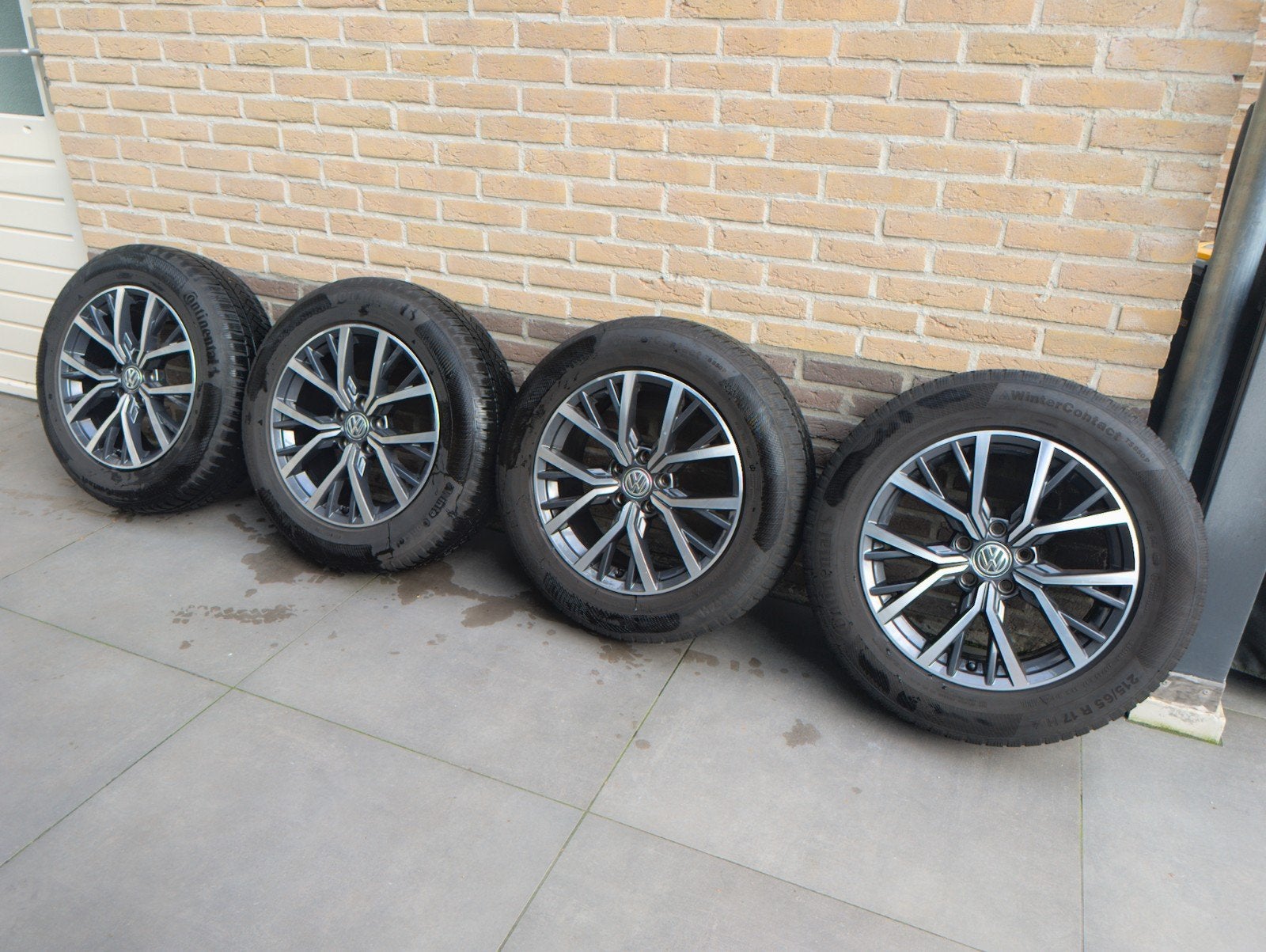 Orginele VW wielen 215/65 17 inch winterband, Auto-onderdelen, Ophalen, 215 mm, Banden en Velgen, 17 inch